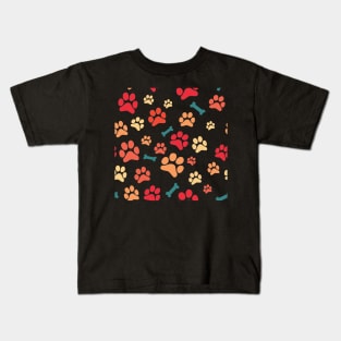 Autumn Color Puppy Paw Prints and Bones On Black Pattern Kids T-Shirt